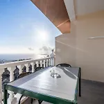 Menores Sea View 公寓式酒店 阿德耶