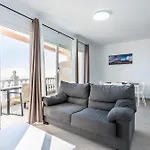 Menores Sea View 3* 阿德耶