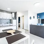 Menores Sea View 3*