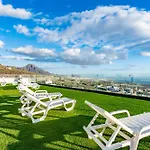 Menores Sea View 3*