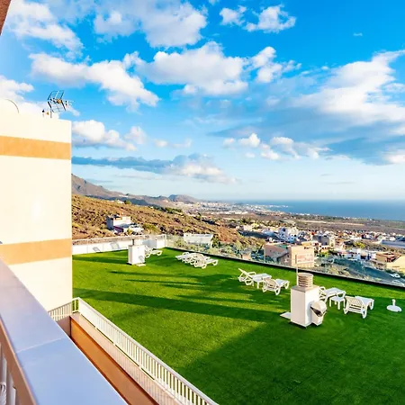 Menores Sea View Aparthotel