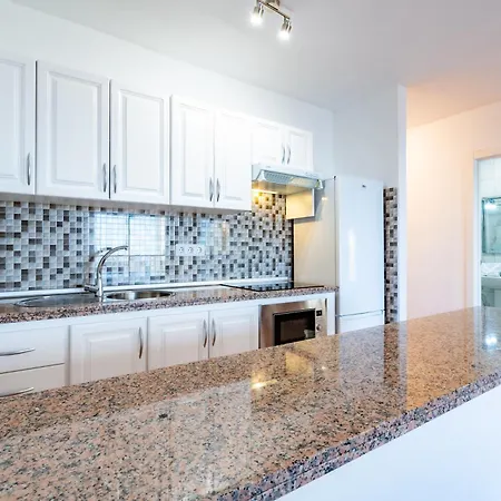 아파트호텔 Menores Sea View 아데제