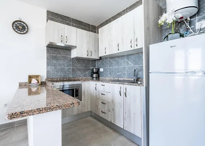 Aparthotel Menores Sea View