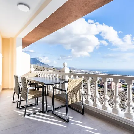 Menores Sea View 3* Costa Adeje (Tenerife)