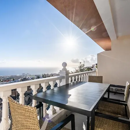 Menores Sea View Aparthotel 3*