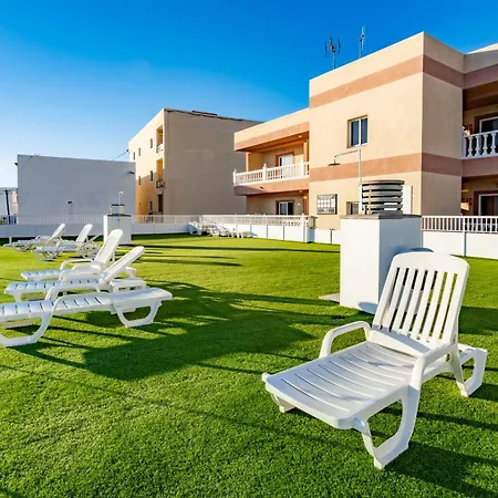 Menores Sea View 3*