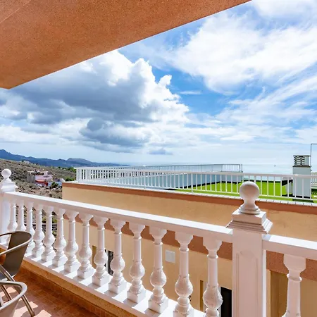 Menores Sea View 3*
