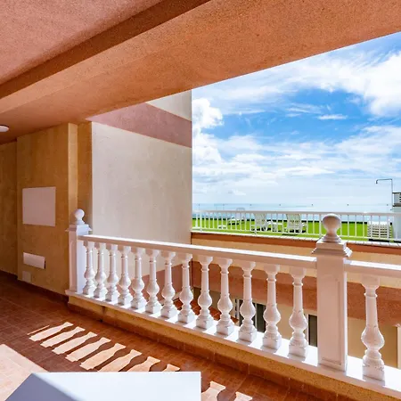 Menores Sea View 3* Costa Adeje (Tenerife)