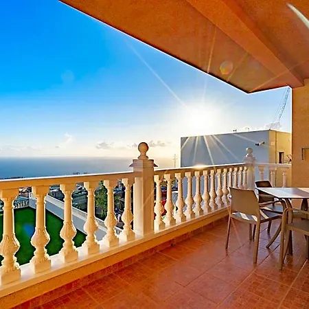 Menores Sea View