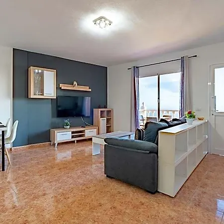 Menores Sea View Адехе