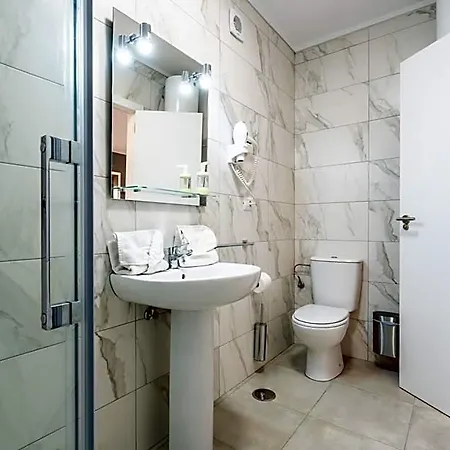 Menores Sea View 3*
