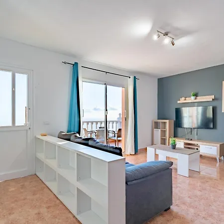 Menores Sea View Апарт-готель