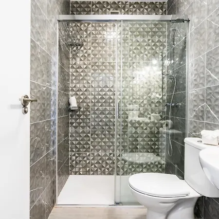 Menores Sea View Адехе